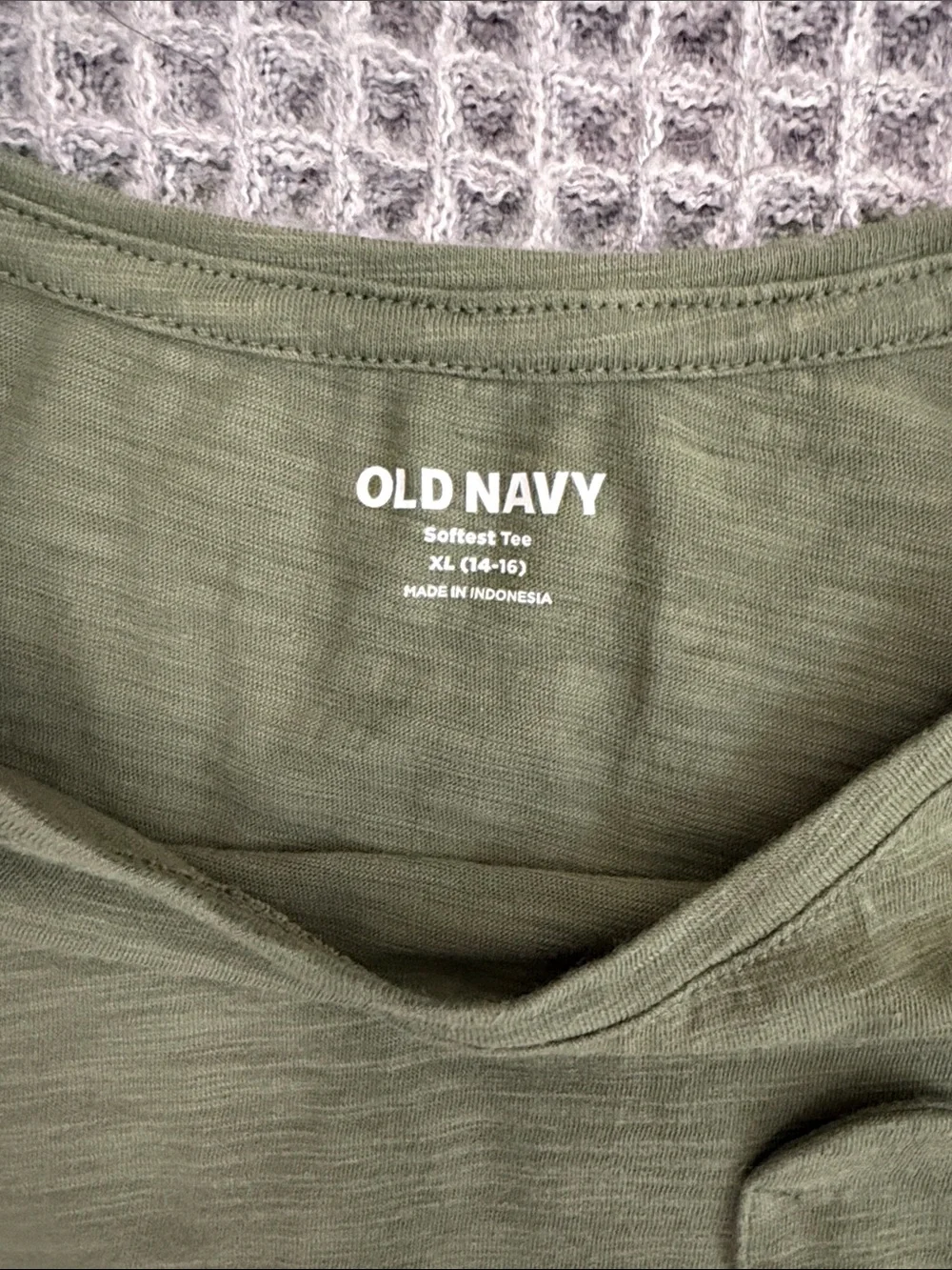 Old Navy Olive Green Heart Pocket Tee - Girl’s XL